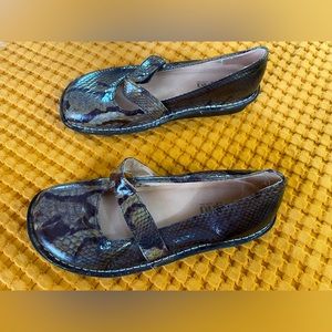 Alegria, Paloma, Mary Jane, Velcro strap. Size 38 EU. Snake skin patent leather